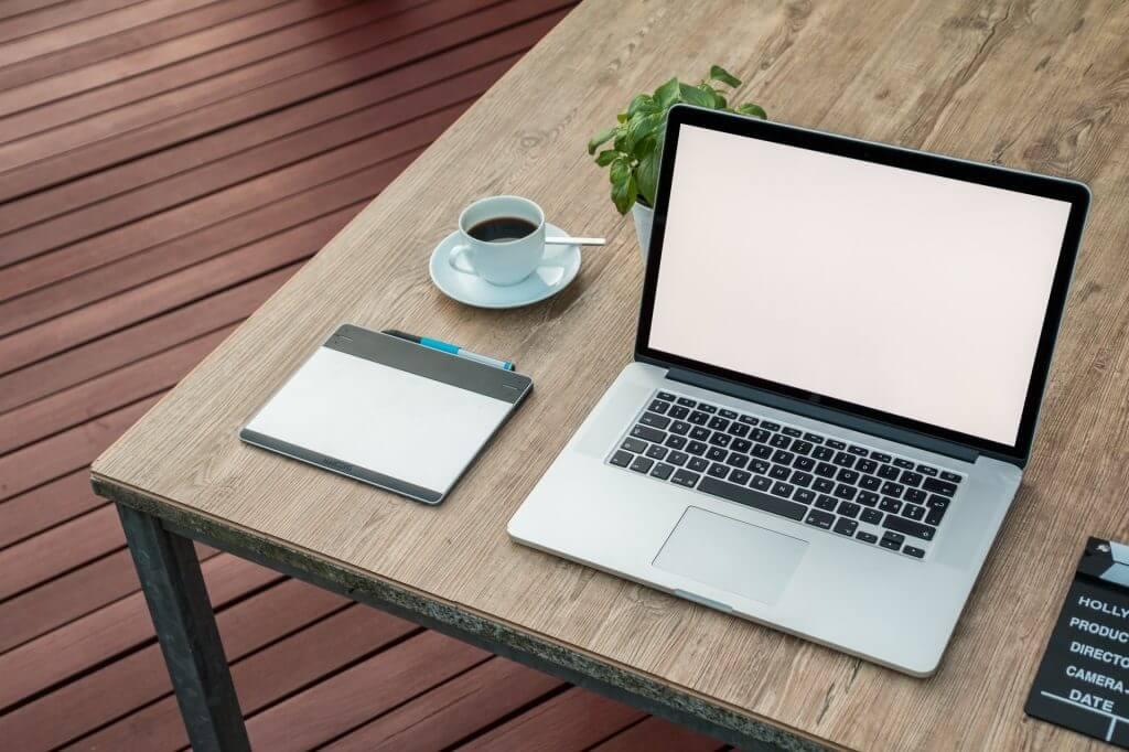 mac on a white screen
